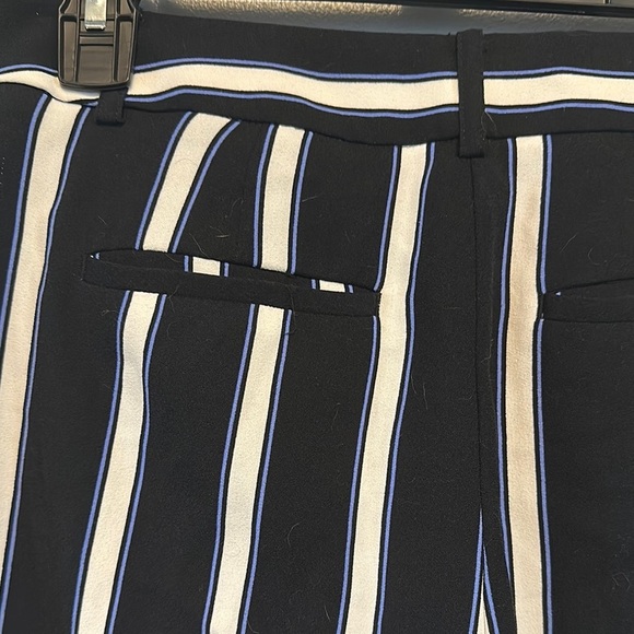 LOFT Black and White Striped Wide-Leg Capris - Picture 6 of 10